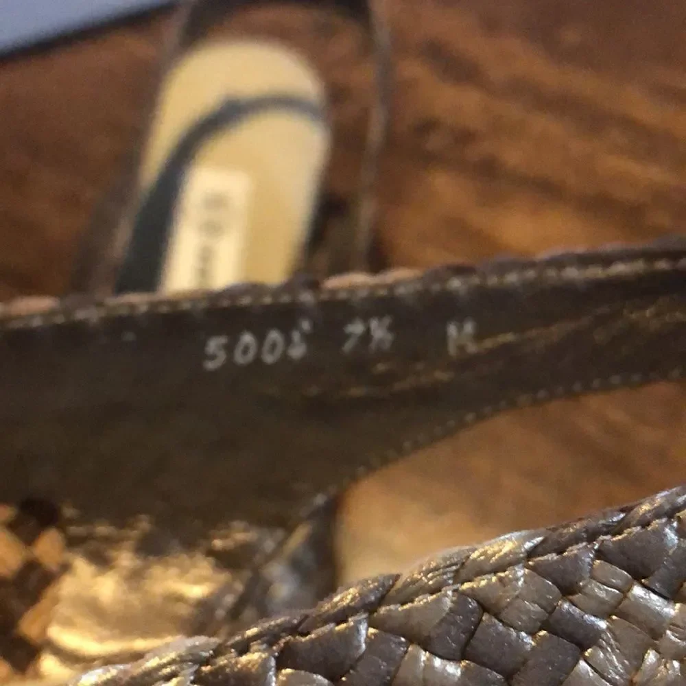 Andre Assous Paula Gold Metallic Woven Closed Toe Sandals size 7.5 M